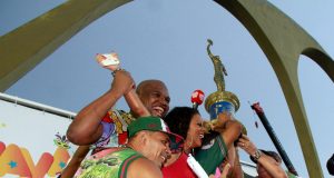 Mangueira é a campeã do carnaval 2019 do RJ