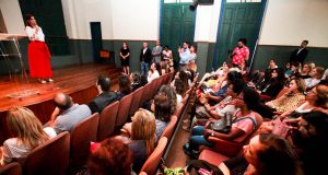 Governo do RJ lança pesquisa para identificar assédio no ambiente de trabalho