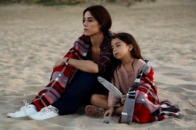 MELEK AKÇAY_BEREN GÖKYILDIZ E ZEYNEP GÜNEŞ_CANSU DERE_DIVULGAÇÃO RECORD